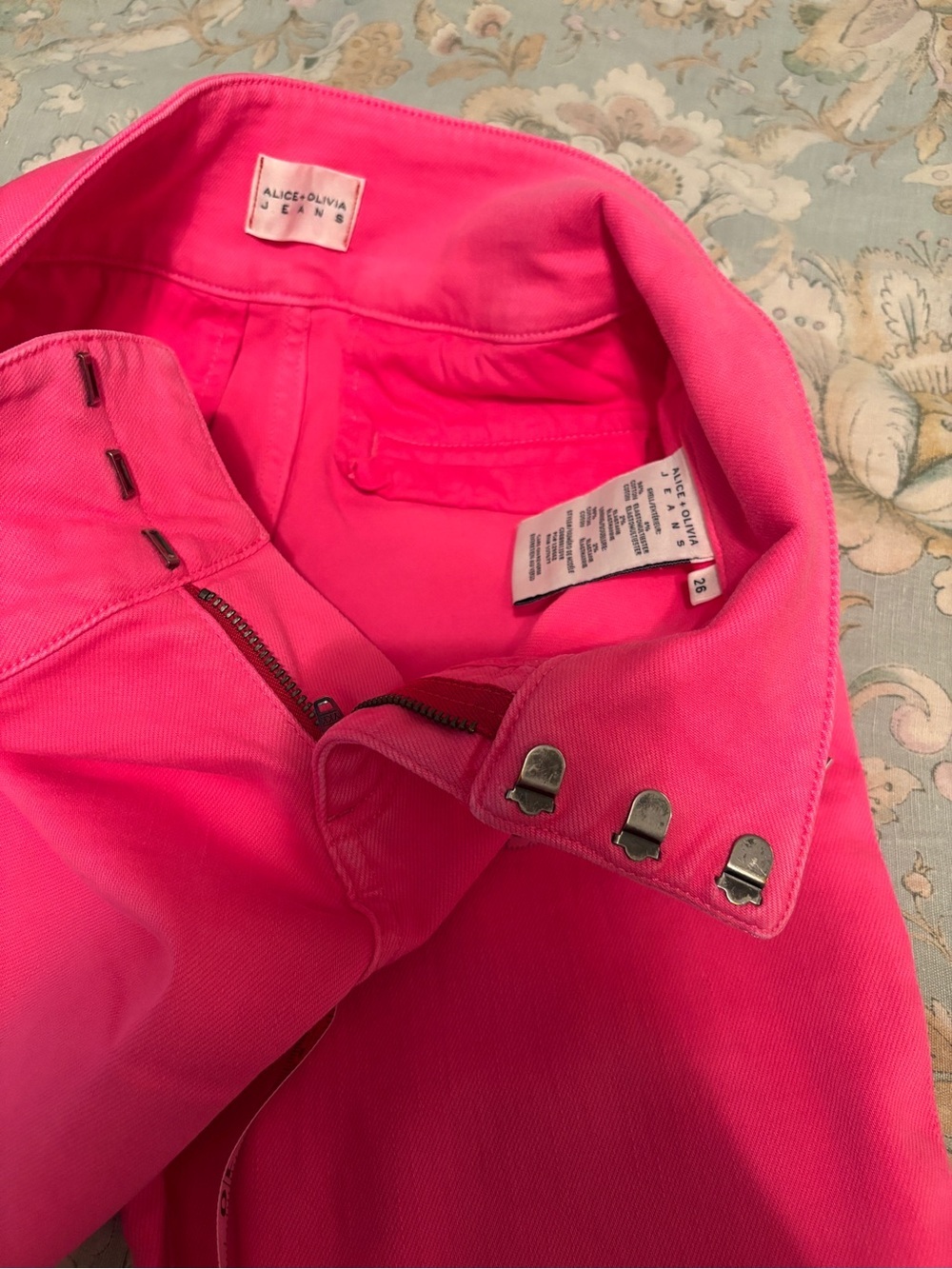 Alice + Olivia BRIGHT Pink Bootcut Jeans Size 26 - Picture 7 of 9